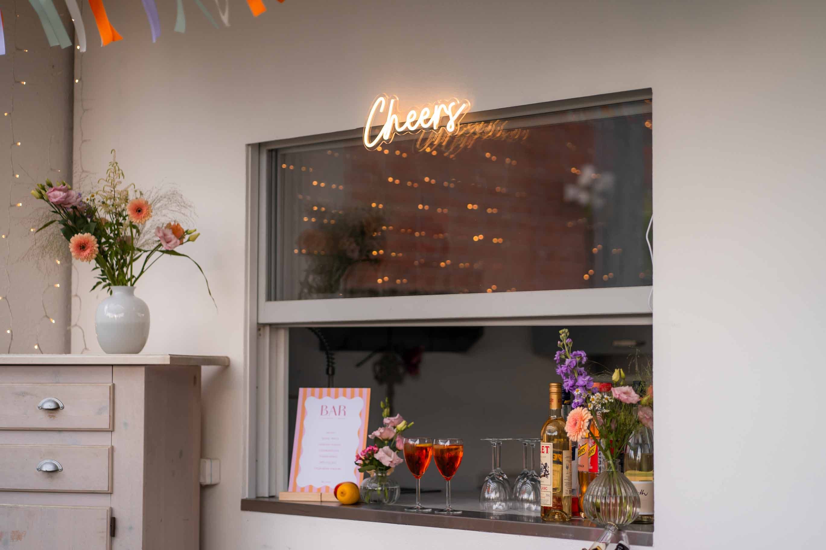 LED Schild "Cheers"