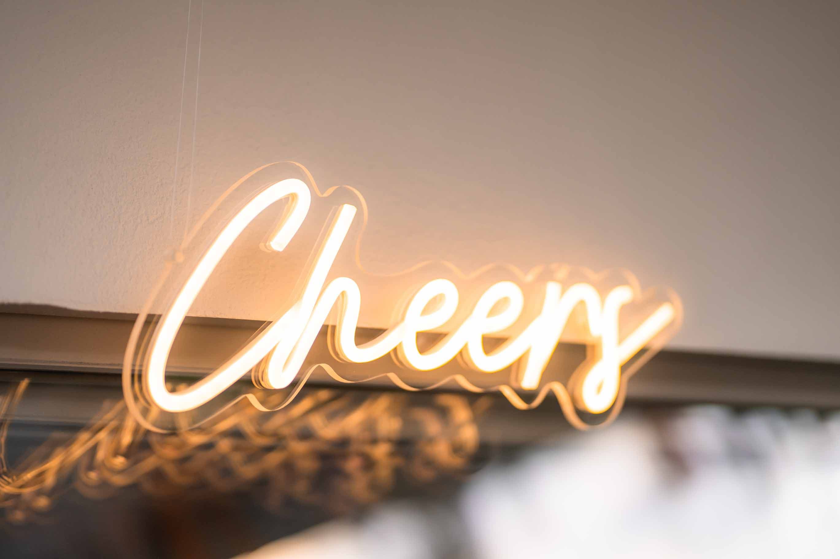 LED Schild "Cheers"