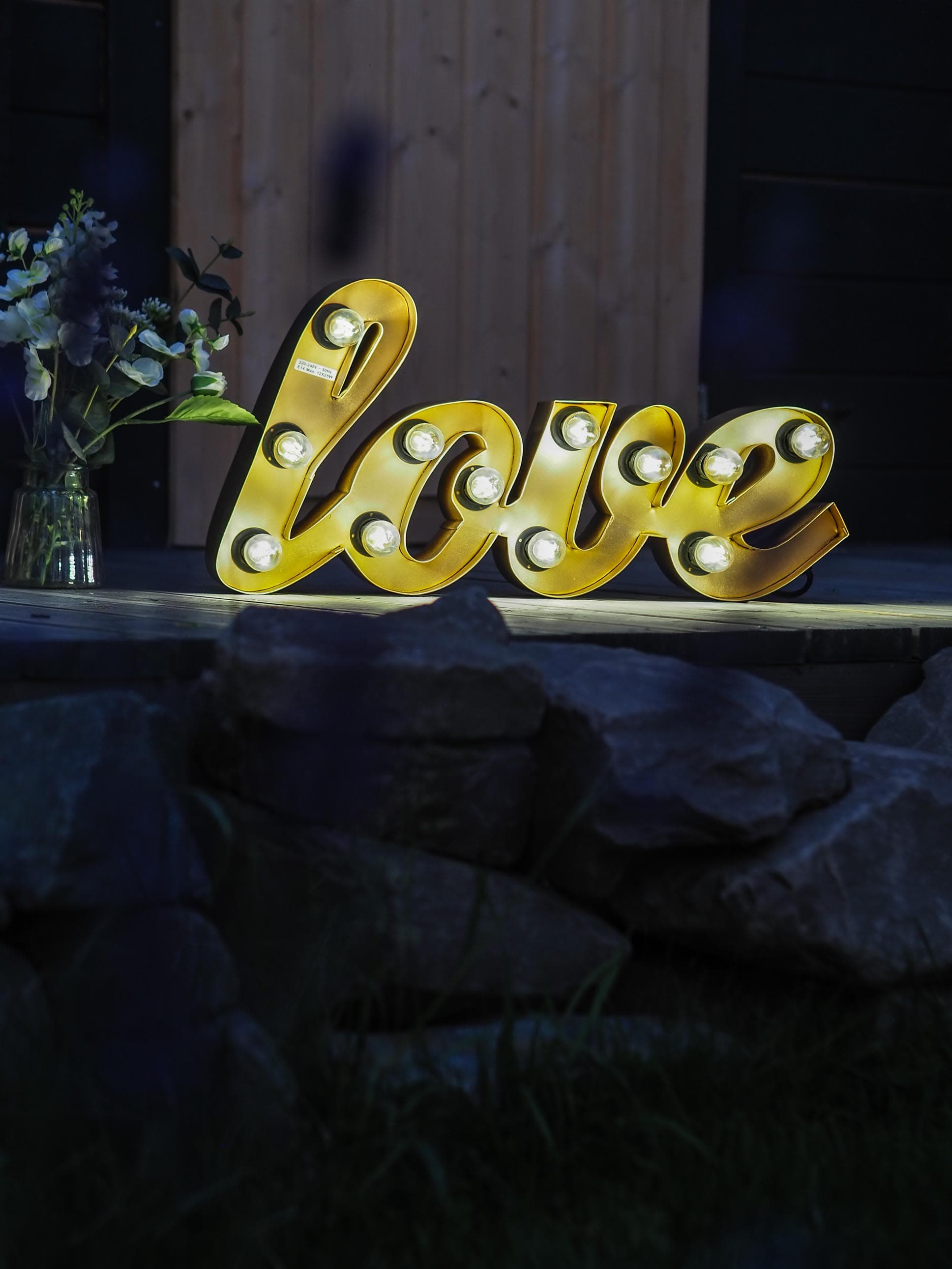 Image of Leuchtschild "love" klein