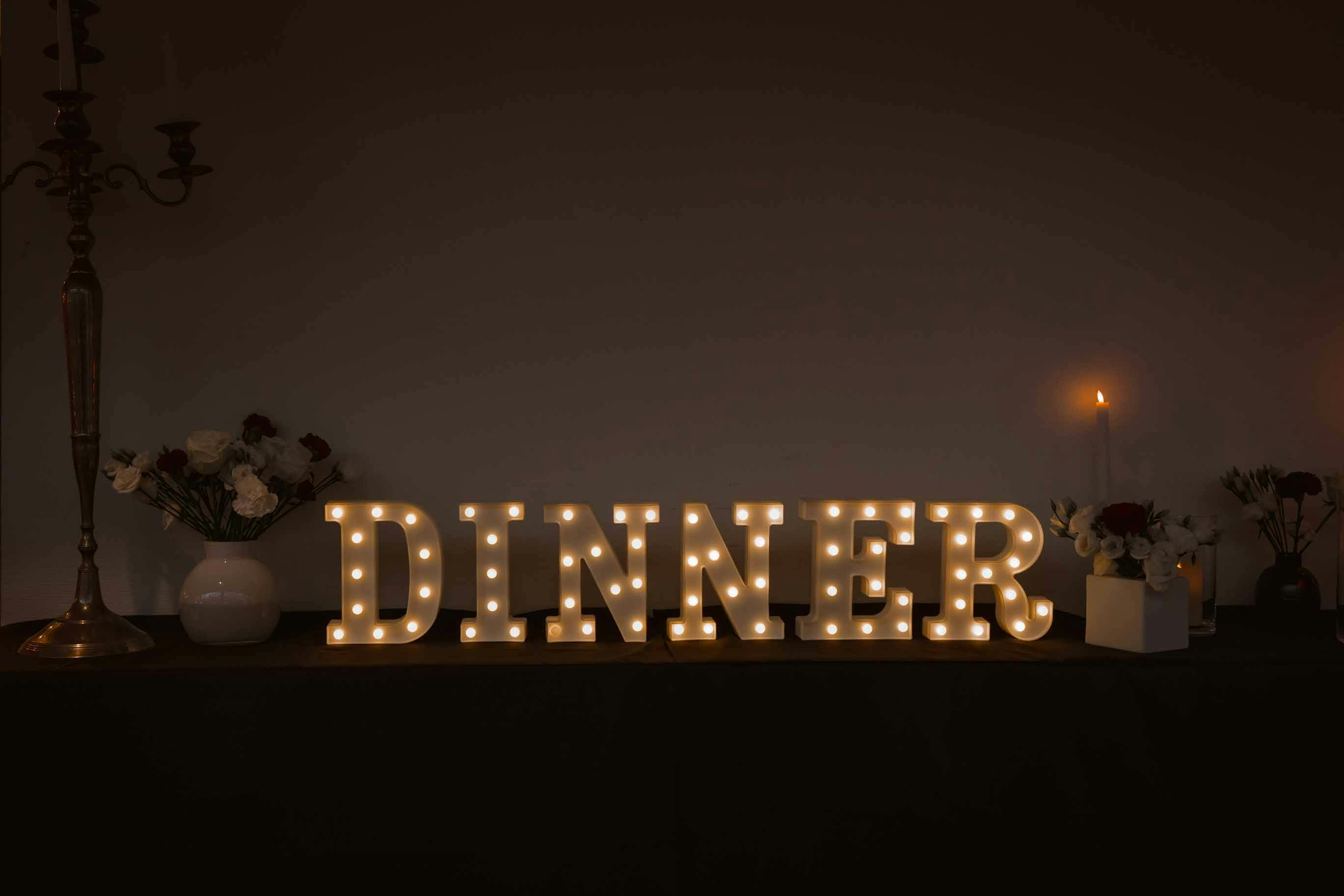 LED Buchstaben 'Dinner'
